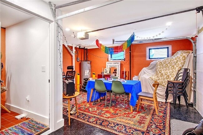 Building Photo - 37 Ring St