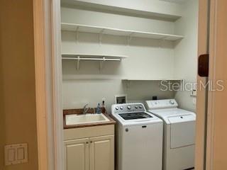 Building Photo - 213 Lourdan Ct