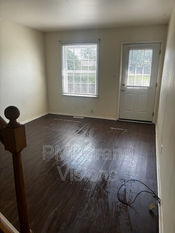 Building Photo - 1628 University Dr
