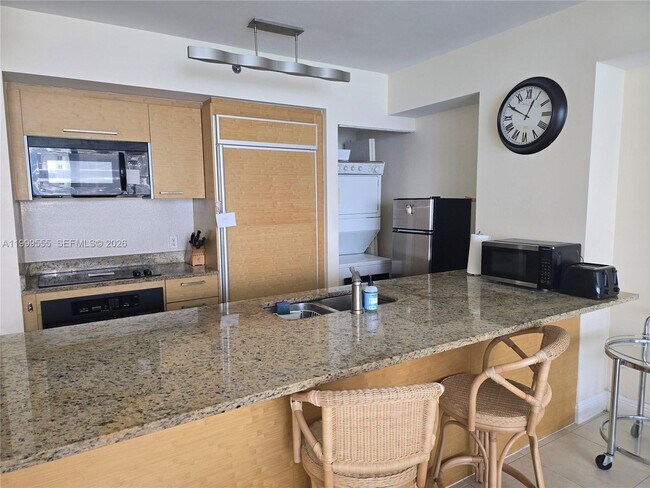 Building Photo - 1830 S Ocean Dr