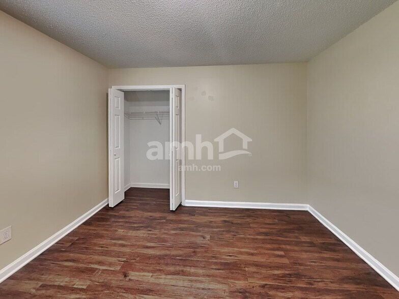 Building Photo - 5303 Rutland Ct