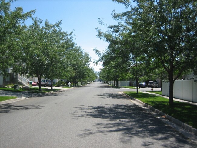 Building Photo - Pebblecreek - Kayscreek