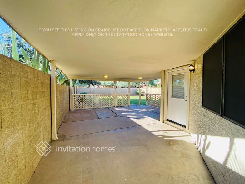 Building Photo - 953 E Manor Dr