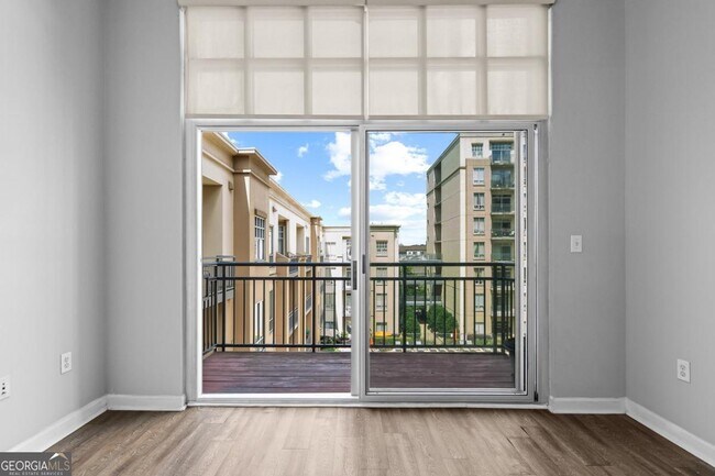 Building Photo - 711 Cosmopolitan Dr NE