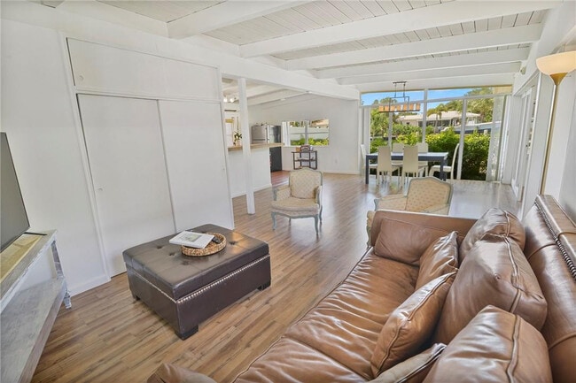 Building Photo - 7 Sunset Ln