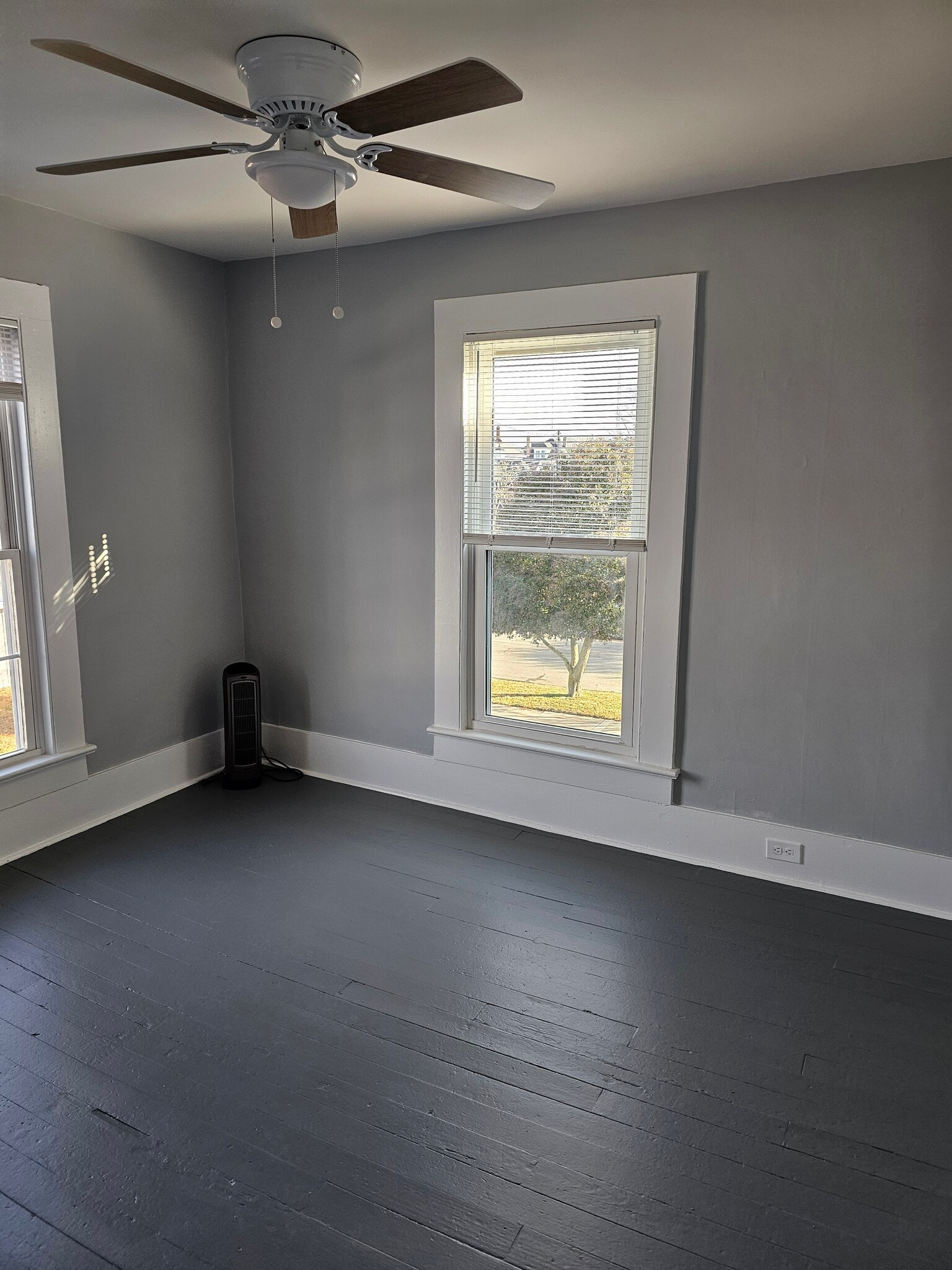 Backroom study - 421 Tazewell Ave