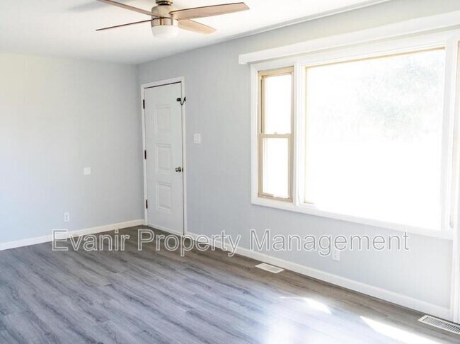 Building Photo - 3 First St