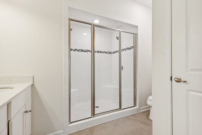 Building Photo - Welcome to this stunning 3-bedroom, 2.5-ba...