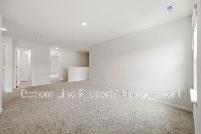 Building Photo - 413 Tucana St