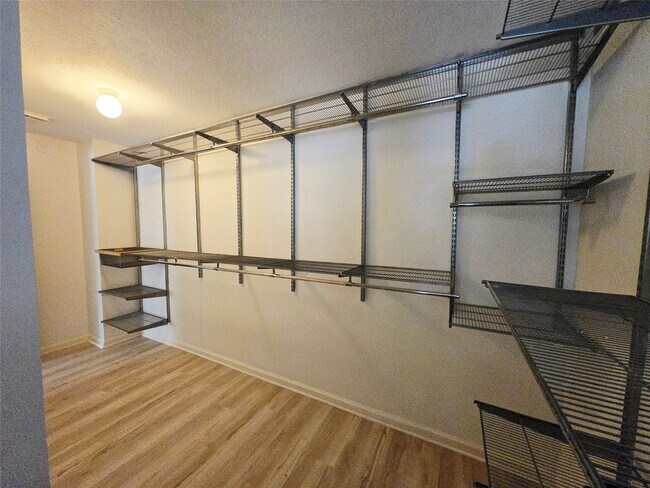 Building Photo - 11735 Sunny Stream Dr