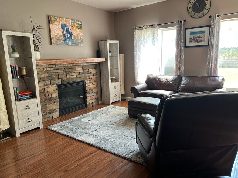 Building Photo - 1335 SW Lehman Ct