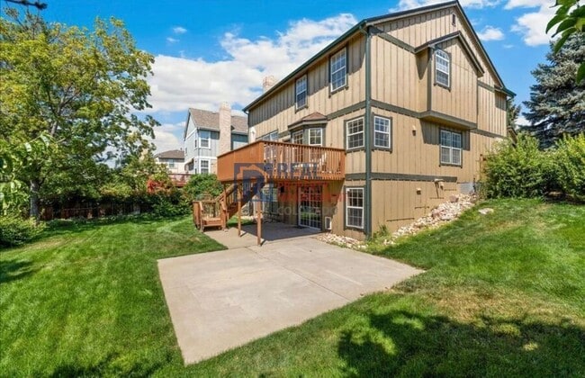 Building Photo - 10010 Irving St