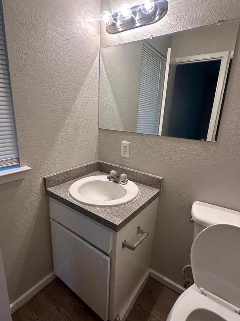 Building Photo - 6840 Margaret Dr