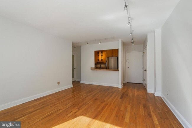 Building Photo - Westend/Dupont Gem!