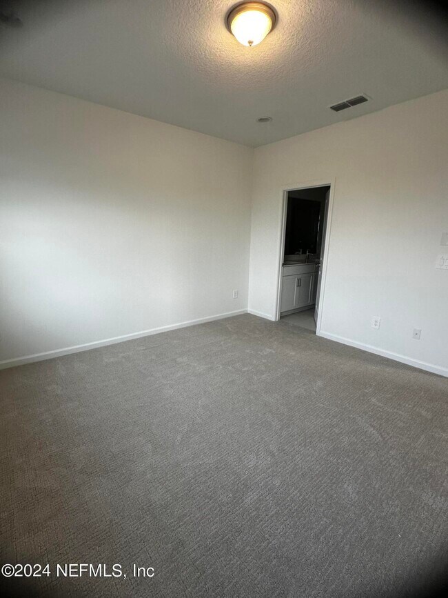 Building Photo - 315 Brandon Lks Dr