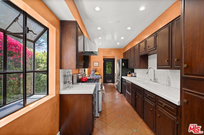 Building Photo - 22620 Dolorosa St