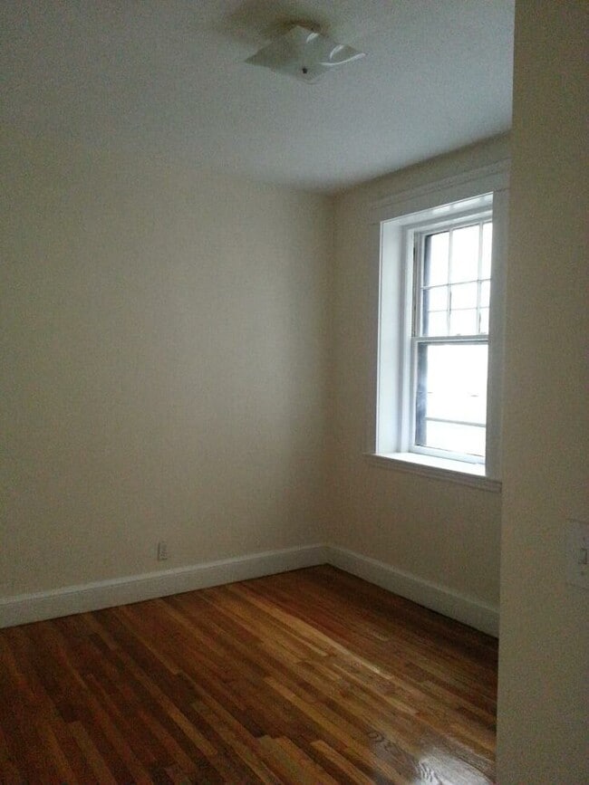 Building Photo - 2001 Commonwealth Ave