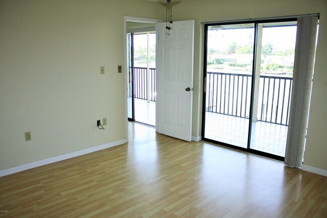 Building Photo - 325 S Banana River Blvd