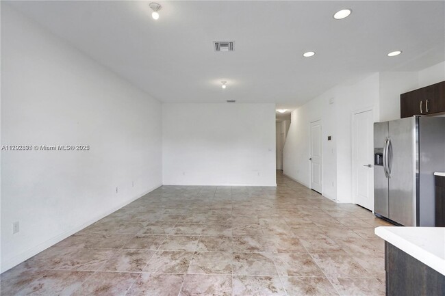 Building Photo - 1121 NW 41st Ln