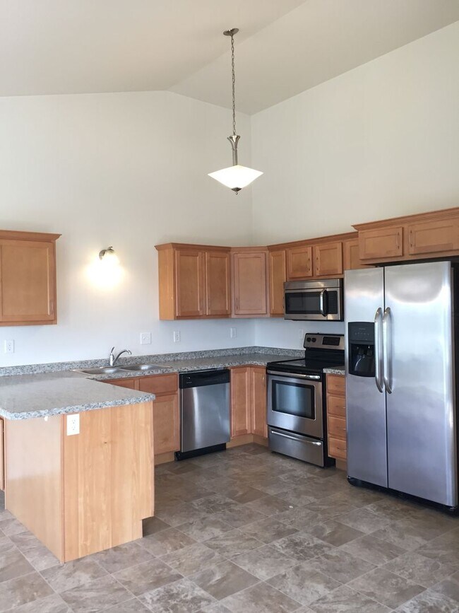 Primary Photo - 3 Bed 3 Bath Twin Home