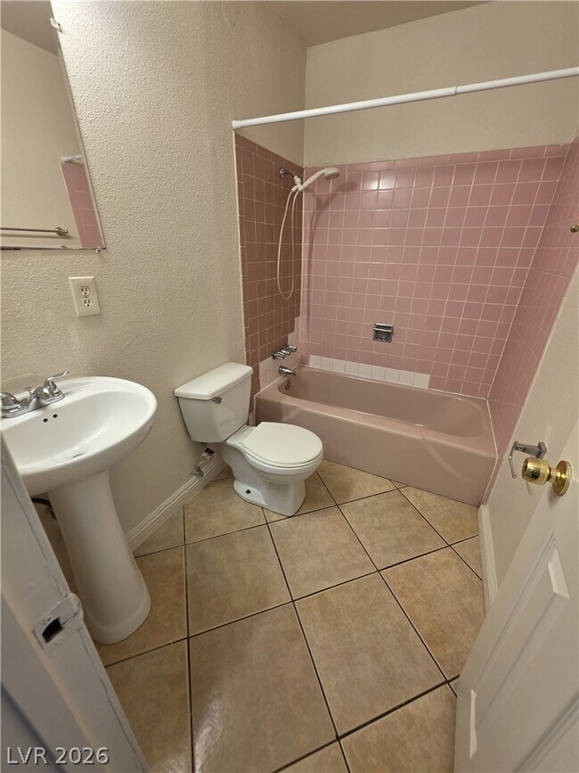 Building Photo - 412 W Monroe Ave