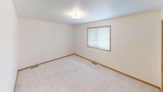 Building Photo - 306 S 13th St