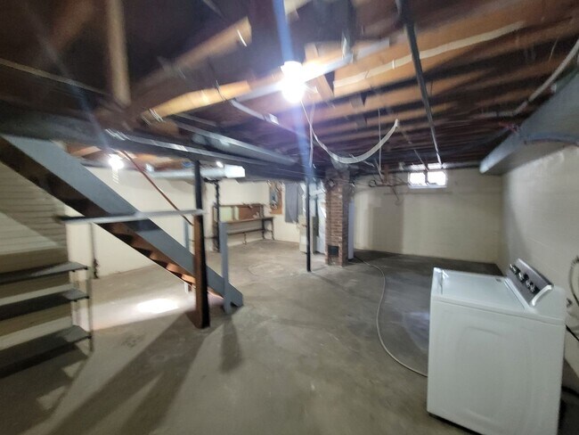 Building Photo - 3 Bedroom Single Family home for Rent