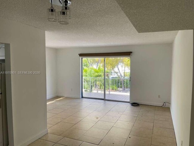 Building Photo - 3522 NE 171 St