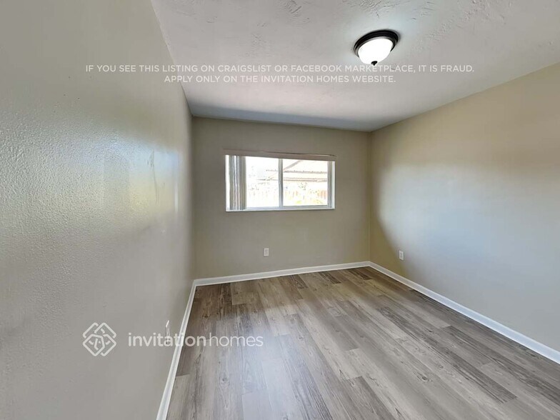 Building Photo - 2620 SW 121st Ave