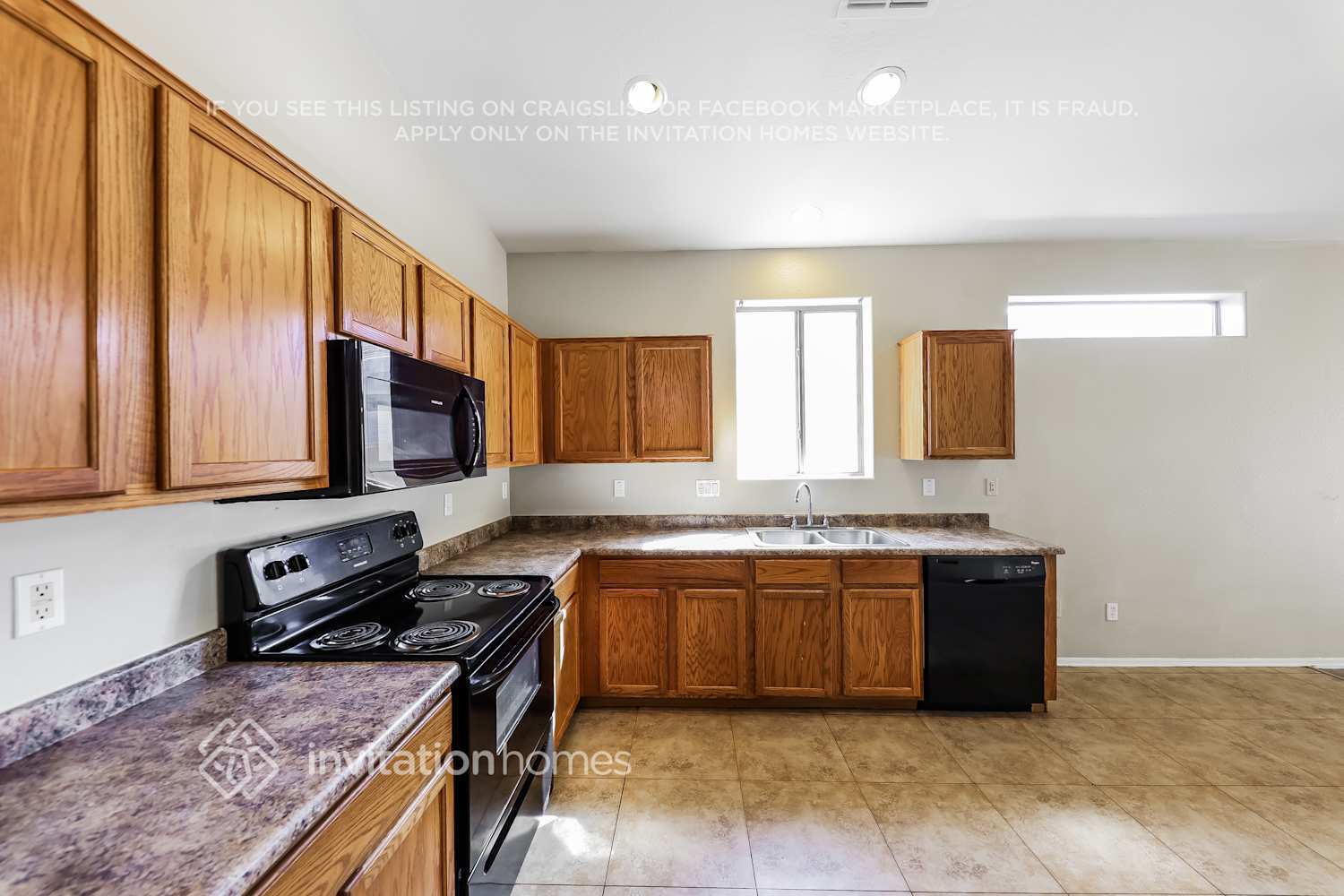 Building Photo - 5613 W Vineyard Rd