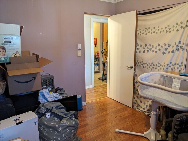 Building Photo - Cherry St Duplex