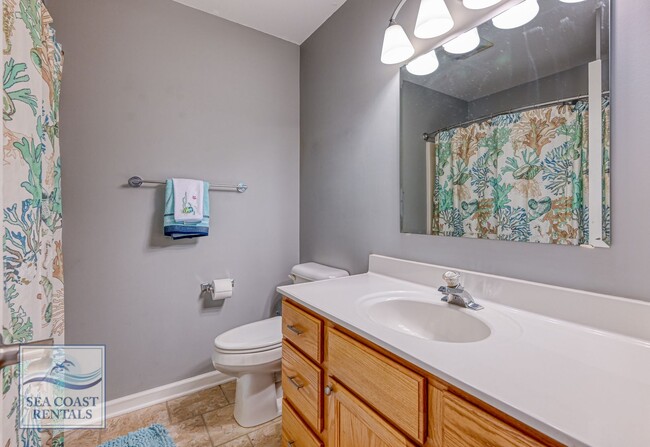 Building Photo - SUMMER MONTHLY RENTAL!!! AVAILABLE MAY-SEP...