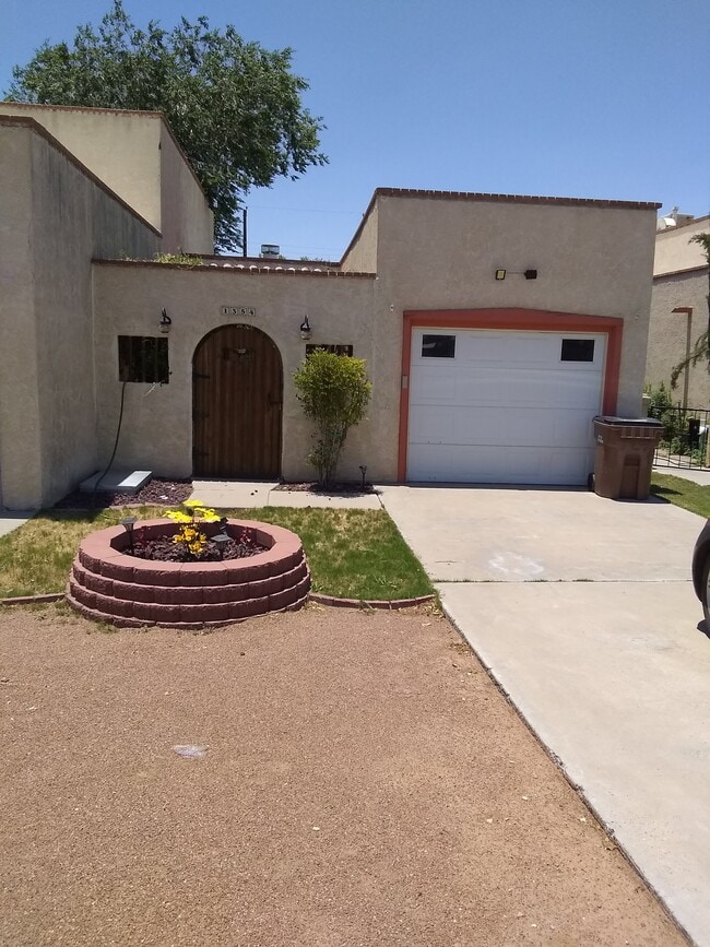 Primary Photo - 1354 S Esperanza St
