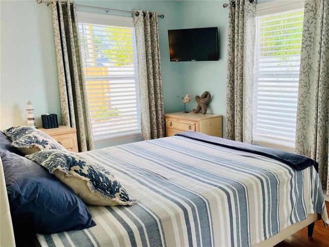 Building Photo - 1755 Siesta Dr