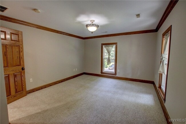 Building Photo - 5880 Draudt Rd