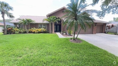 Building Photo - For Rent: A dazzling 5-bedroom, 3-bathroom...