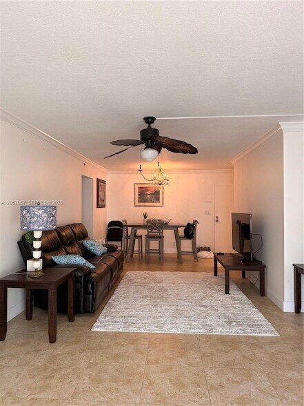 Building Photo - 3221 S Ocean Blvd