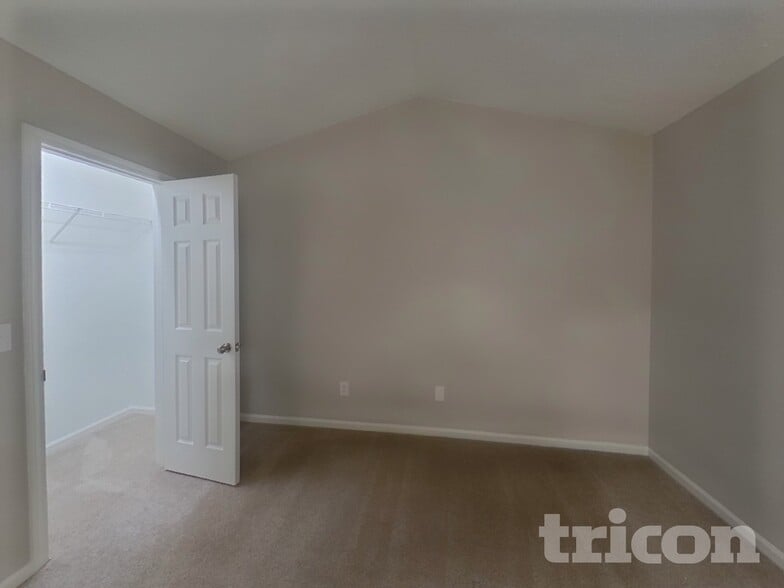 Building Photo - 9320 Amy Dr