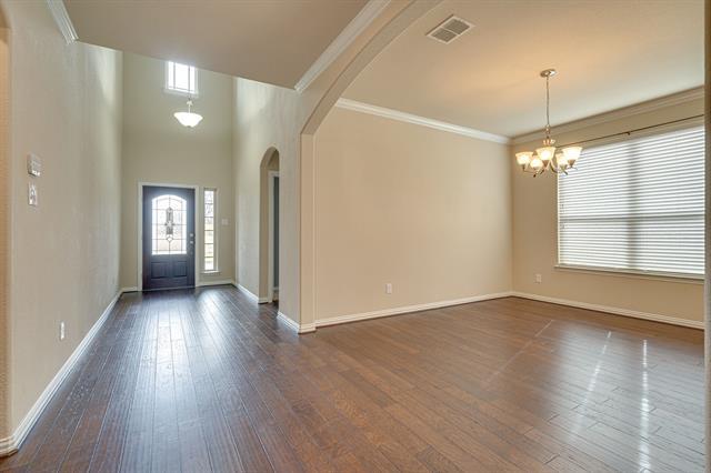 Building Photo - 4112 Hialeah Dr