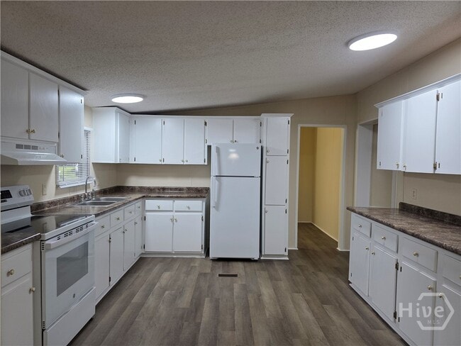 Building Photo - 311 Mockingbird Dr