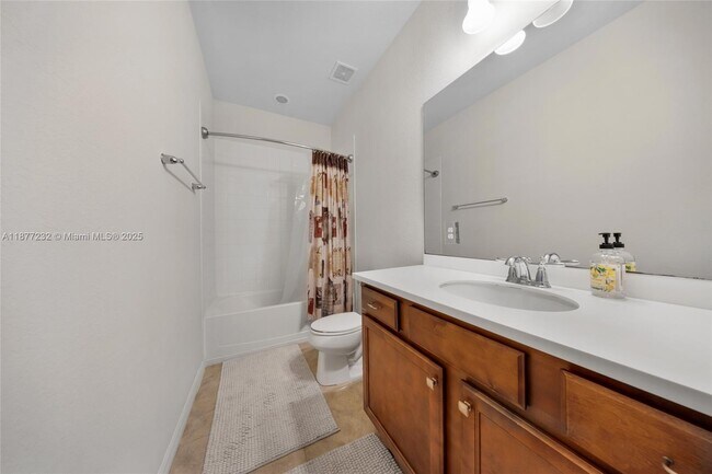 Building Photo - 932 Banyan Dr