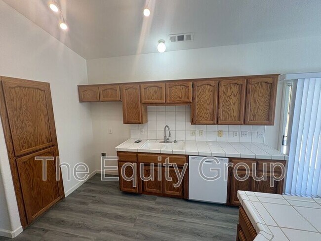 Building Photo - 1106 N Crenshaw St