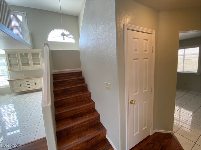 Building Photo - 8009 Festivity Cir