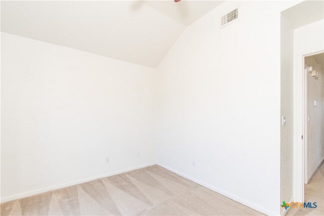 Building Photo - 2900 Southhill Dr