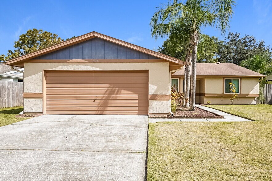 Primary Photo - 633 Timber Bay Cir W