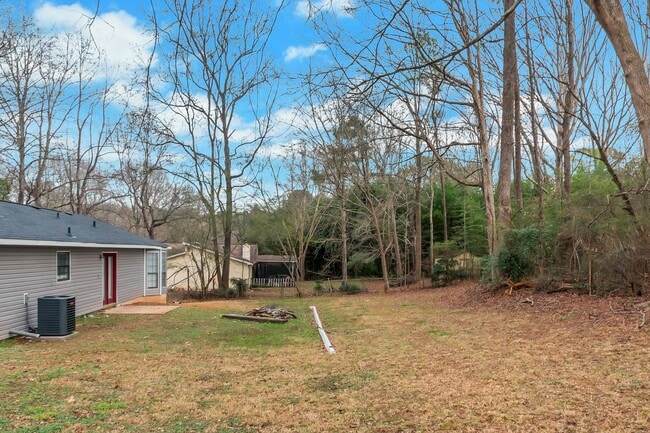 Building Photo - 321 Summerwood Ln