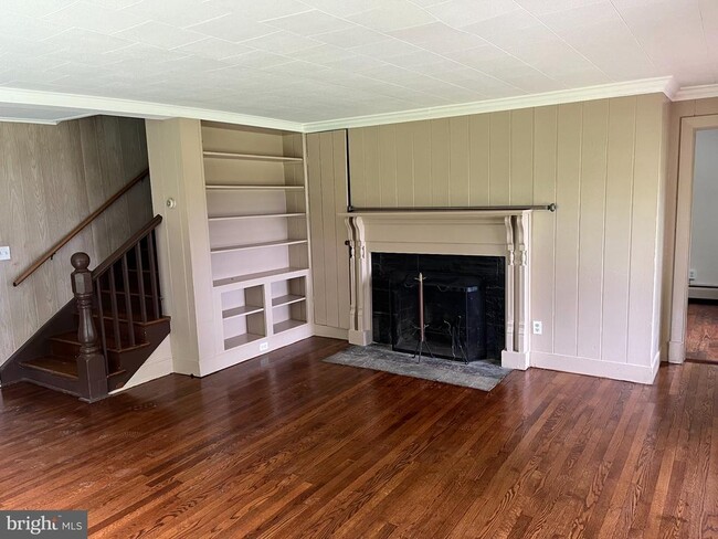 Building Photo - 5646 Merry Oaks Rd
