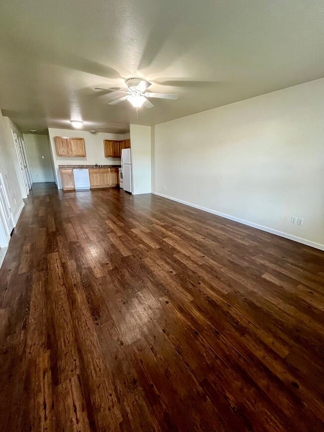 Building Photo - All Inclusive Duplex | 3 Bed |  2 Bath