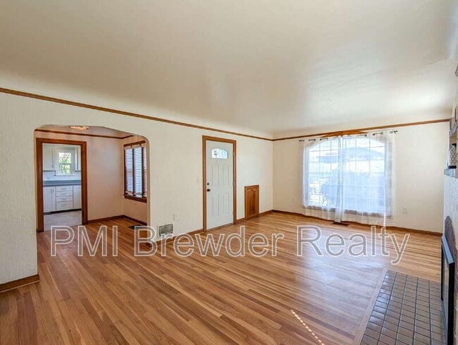 Building Photo - 1822 Rucker Ave