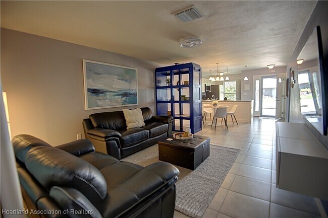 Building Photo - 4702 Mercado Dr